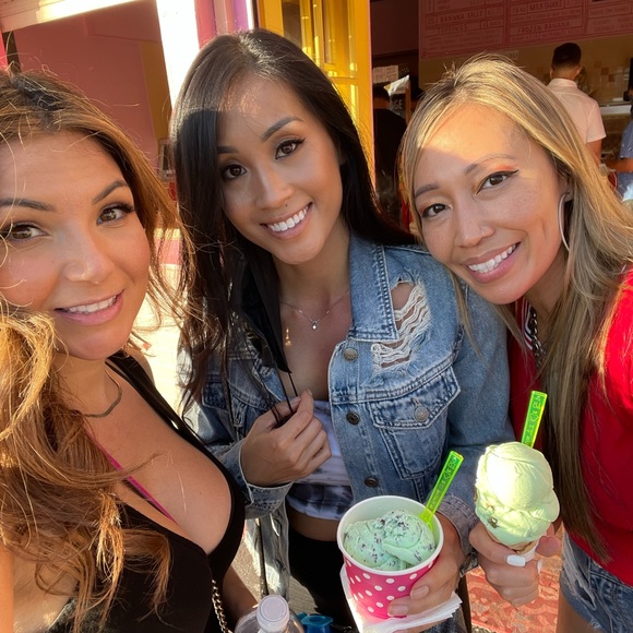 Meet your Posher, Nicole - Picture 4 of 10